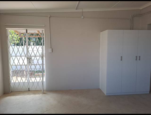 1 bed property to rent in ROUX PARK